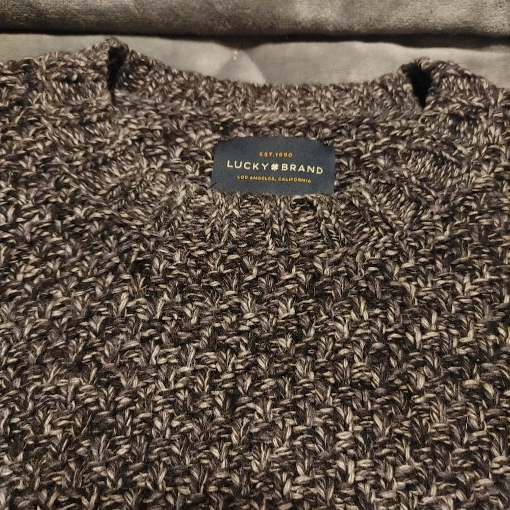 Mens Lucky Brand Sweater. Size Small